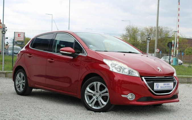 Peugeot 208 cena 28900 przebieg: 108000, rok produkcji 2014 z Józefów małe 232